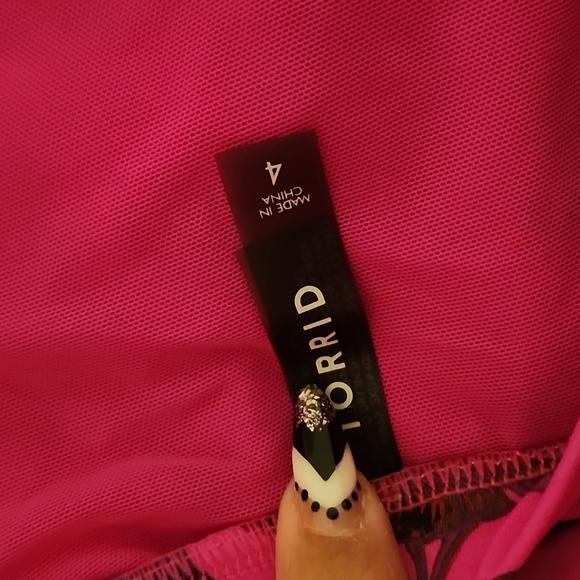 Torrid Pink leaf  bathing suit skort size 4 - Picture 4 of 4